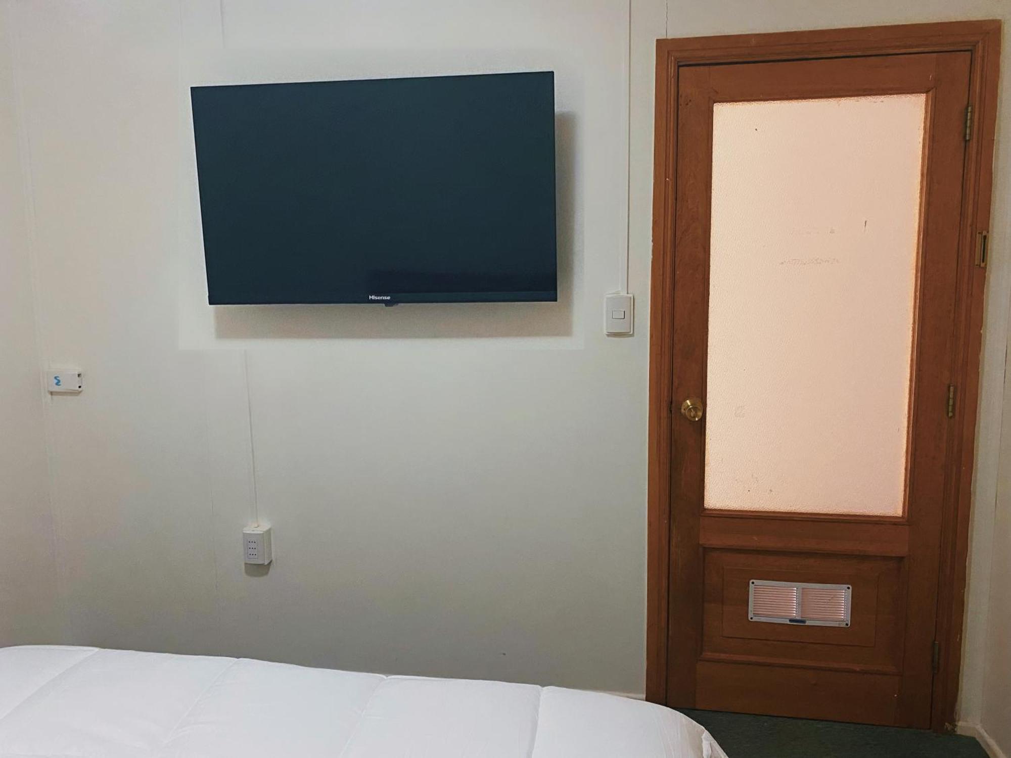 Indomito Sur Hostel Punta Arenas Bagian luar foto